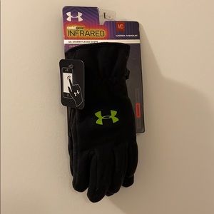 NWT Under Armour Fleece Gloves Boys Medium